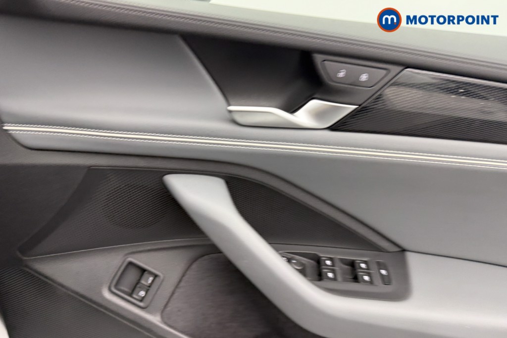 Volkswagen Passat Life Automatic Petrol Plug-In Hybrid Estate - Stock Number (1632922) - 12th supplementary image