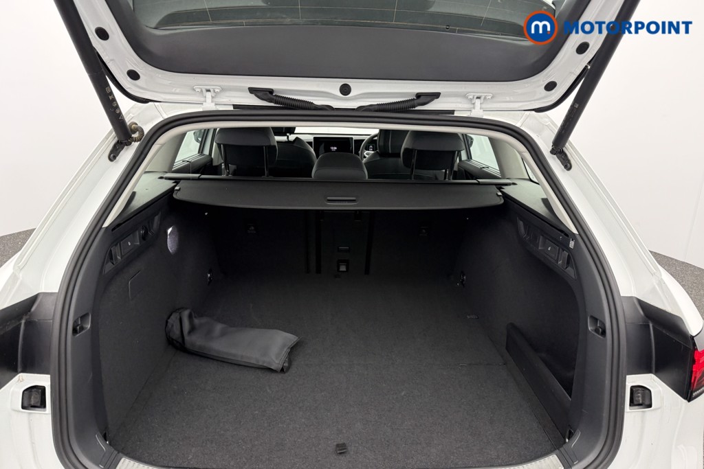 Volkswagen Passat Life Automatic Petrol Plug-In Hybrid Estate - Stock Number (1632922) - 15th supplementary image