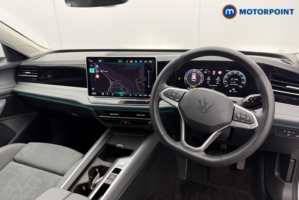 Volkswagen Passat Life Automatic Petrol Plug-In Hybrid Estate - Stock Number (1632922) - 1st supplementary image