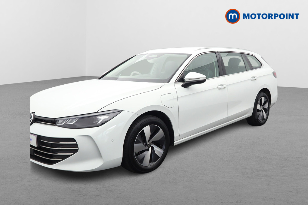 Volkswagen Passat Life Automatic Petrol Plug-In Hybrid Estate - Stock Number (1632922) - Passenger side front corner