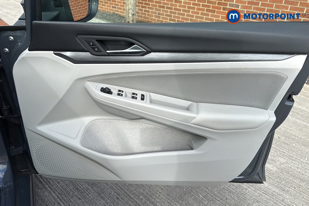 Volkswagen Golf Style Manual Petrol Hatchback - Stock Number (1632983) - 18th supplementary image