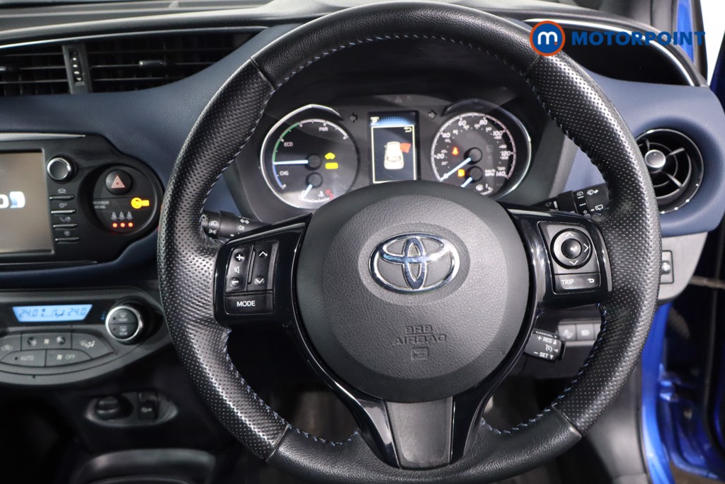 Toyota Yaris Bi-Tone Automatic Petrol-Electric Hybrid Hatchback - Stock Number (1633484) - 6th supplementary image