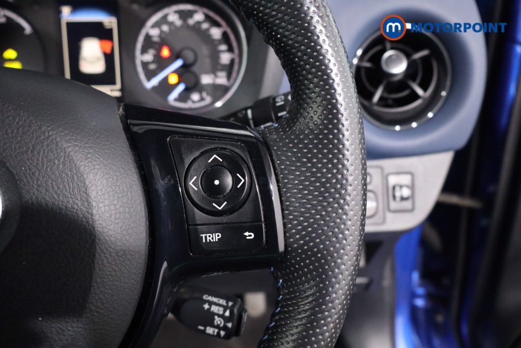 Toyota Yaris Bi-Tone Automatic Petrol-Electric Hybrid Hatchback - Stock Number (1633484) - 8th supplementary image