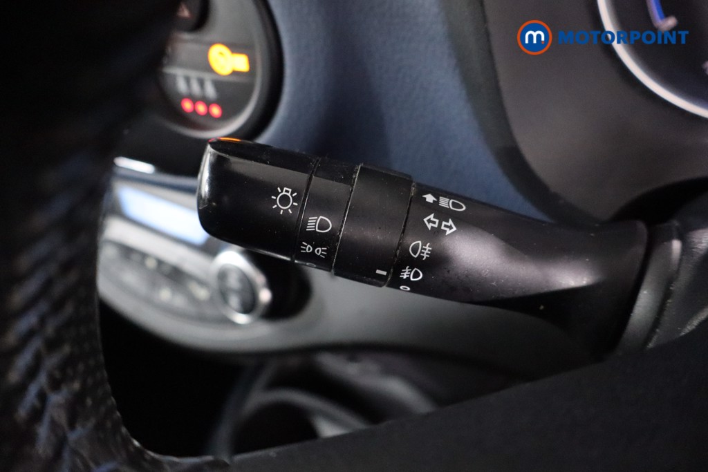 Toyota Yaris Bi-Tone Automatic Petrol-Electric Hybrid Hatchback - Stock Number (1633484) - 14th supplementary image