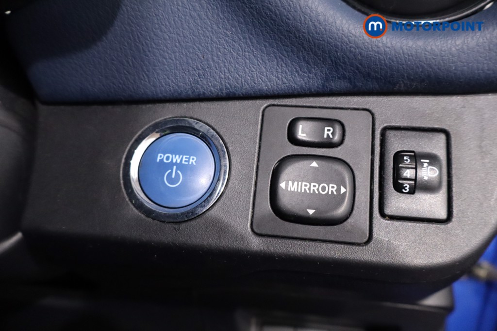 Toyota Yaris Bi-Tone Automatic Petrol-Electric Hybrid Hatchback - Stock Number (1633484) - 17th supplementary image