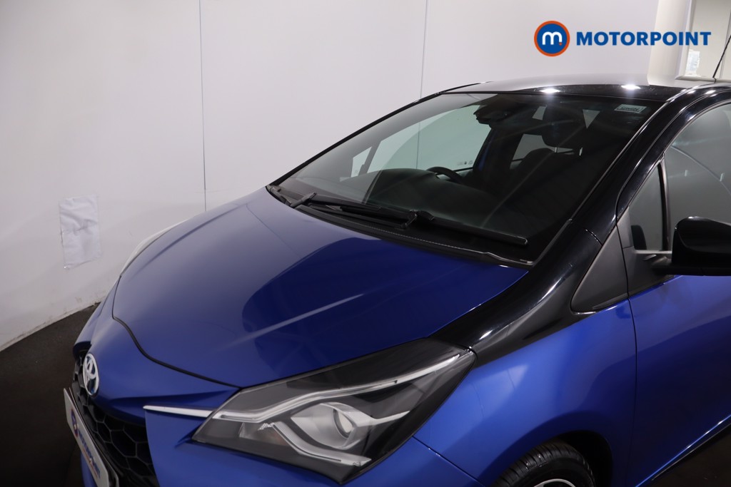 Toyota Yaris Bi-Tone Automatic Petrol-Electric Hybrid Hatchback - Stock Number (1633484) - 26th supplementary image