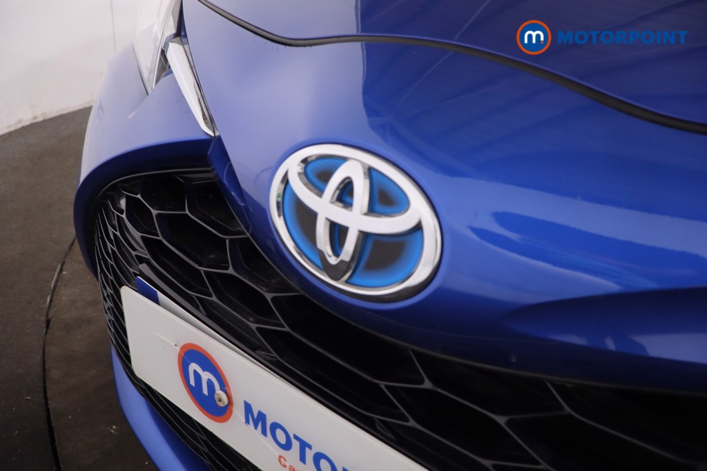 Toyota Yaris Bi-Tone Automatic Petrol-Electric Hybrid Hatchback - Stock Number (1633484) - 28th supplementary image