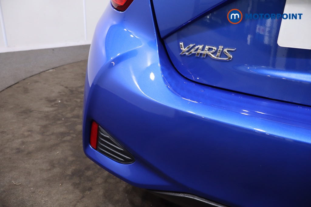 Toyota Yaris Bi-Tone Automatic Petrol-Electric Hybrid Hatchback - Stock Number (1633484) - 35th supplementary image