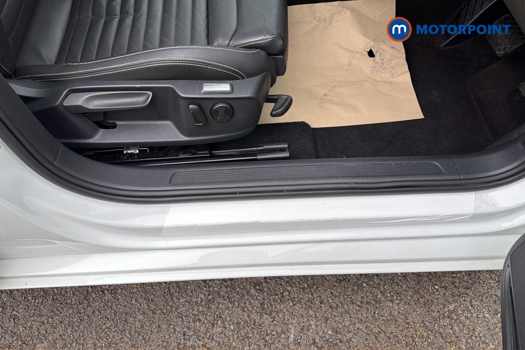 Volkswagen Passat GTE Automatic Petrol Plug-In Hybrid Estate - Stock Number (1634442) - 27th supplementary image