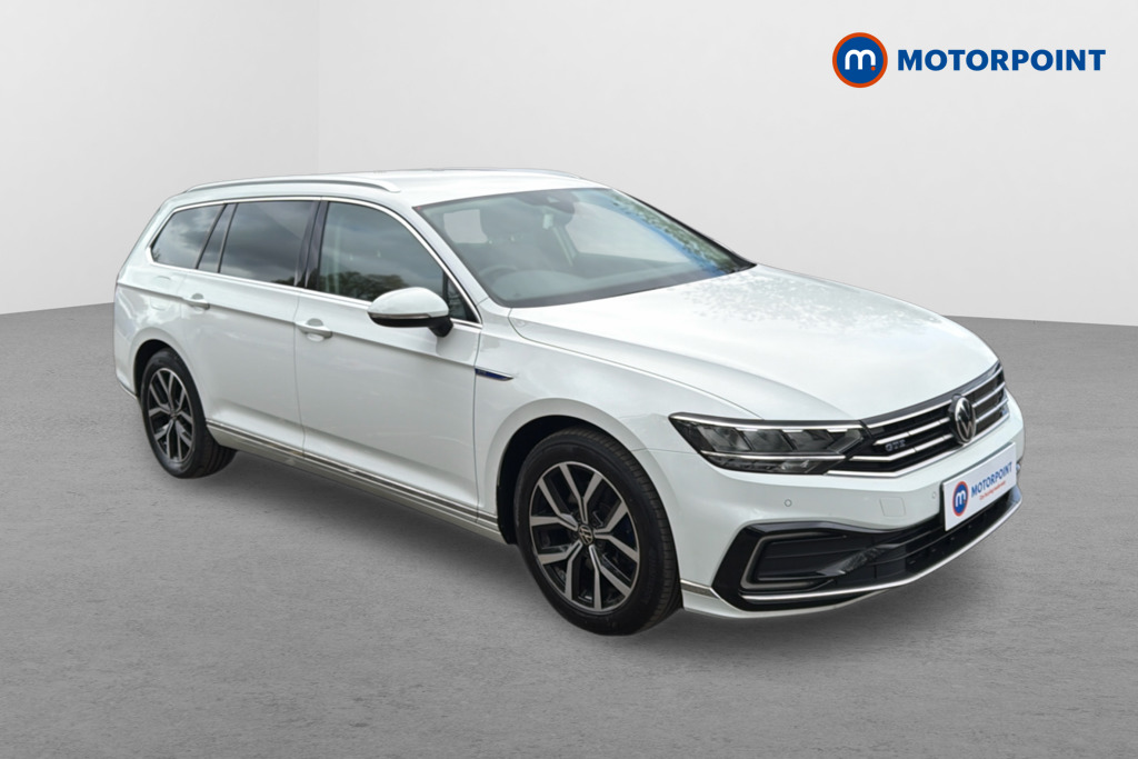 Volkswagen Passat GTE Automatic Petrol Plug-In Hybrid Estate - Stock Number (1634442) - Drivers side front corner