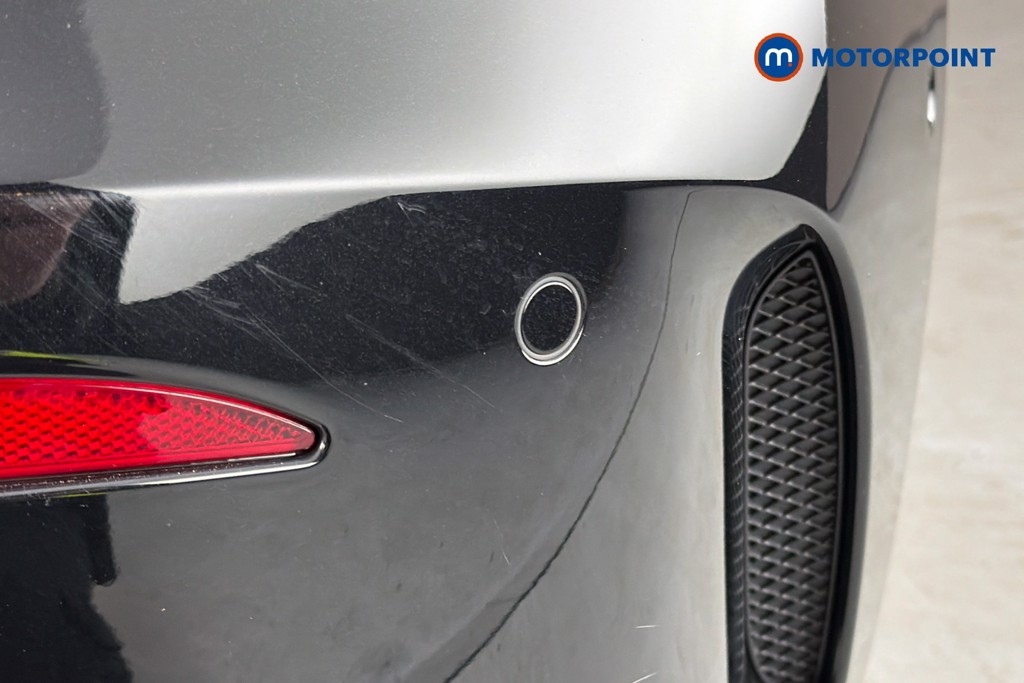 Mercedes-Benz A Class Amg Line Executive Edition Automatic Petrol Hatchback - Stock Number (1634653) - 40th supplementary image