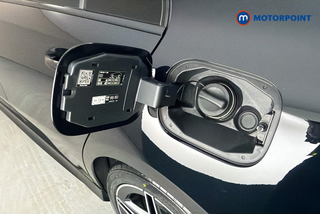 Mercedes-Benz A Class Amg Line Executive Edition Automatic Petrol Hatchback - Stock Number (1634653) - 41st supplementary image