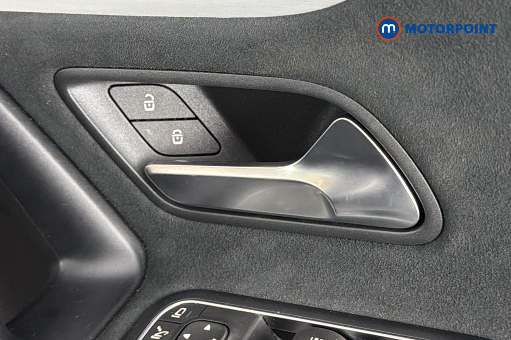 Mercedes-Benz A Class Amg Line Executive Edition Automatic Petrol Hatchback - Stock Number (1634653) - 42nd supplementary image