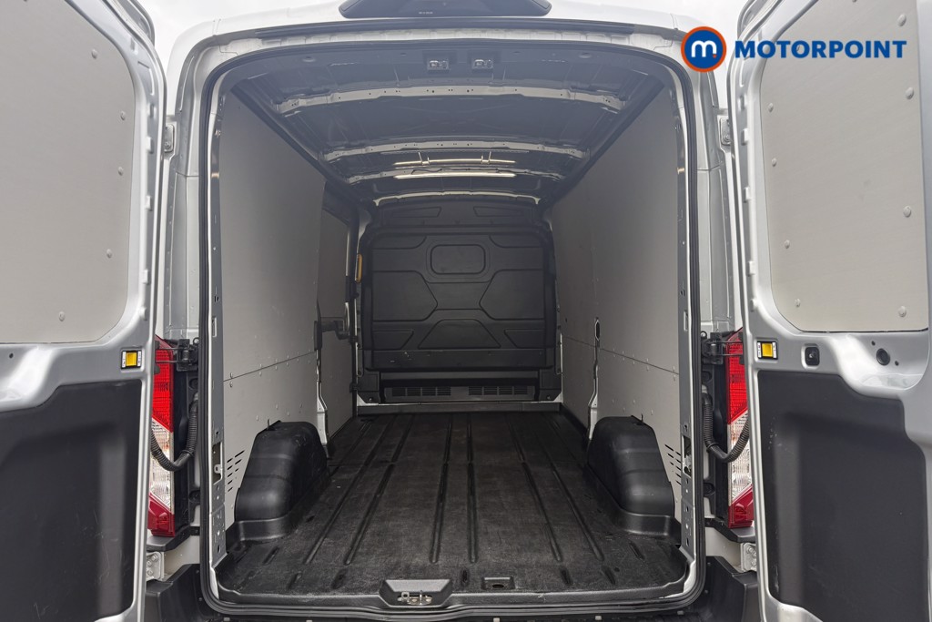 Ford Transit Limited Automatic Diesel Medium Roof Van - Stock Number (1634886) - 8th supplementary image