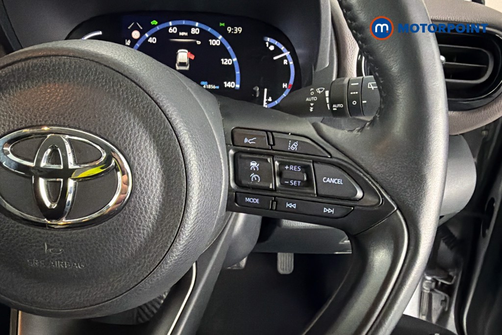 Toyota Yaris Cross Excel Automatic Petrol-Electric Hybrid Estate - Stock Number (1636252) - 4th supplementary image