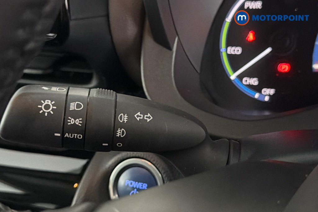 Toyota Yaris Cross Excel Automatic Petrol-Electric Hybrid Estate - Stock Number (1636252) - 6th supplementary image