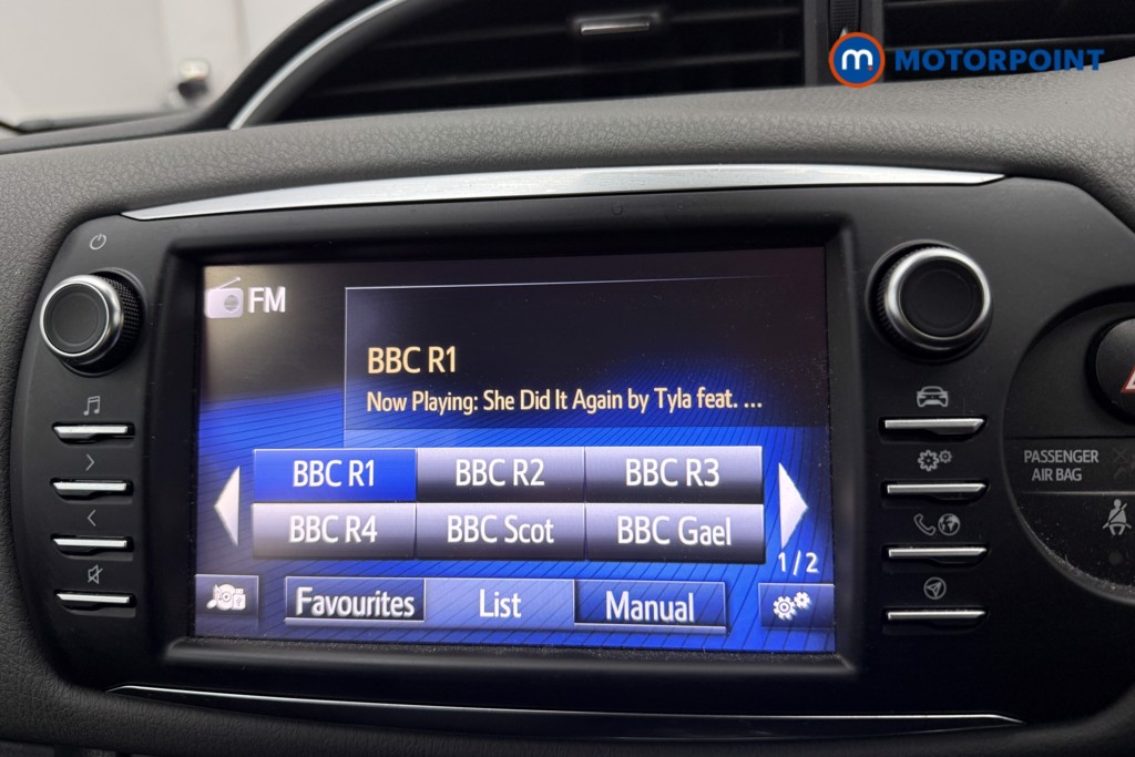 Toyota Yaris Icon Tech Automatic Petrol-Electric Hybrid Hatchback - Stock Number (1637004) - 4th supplementary image