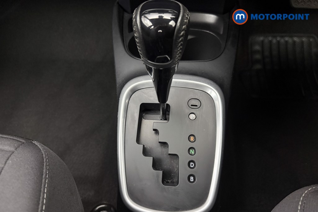 Toyota Yaris Icon Tech Automatic Petrol-Electric Hybrid Hatchback - Stock Number (1637004) - 7th supplementary image