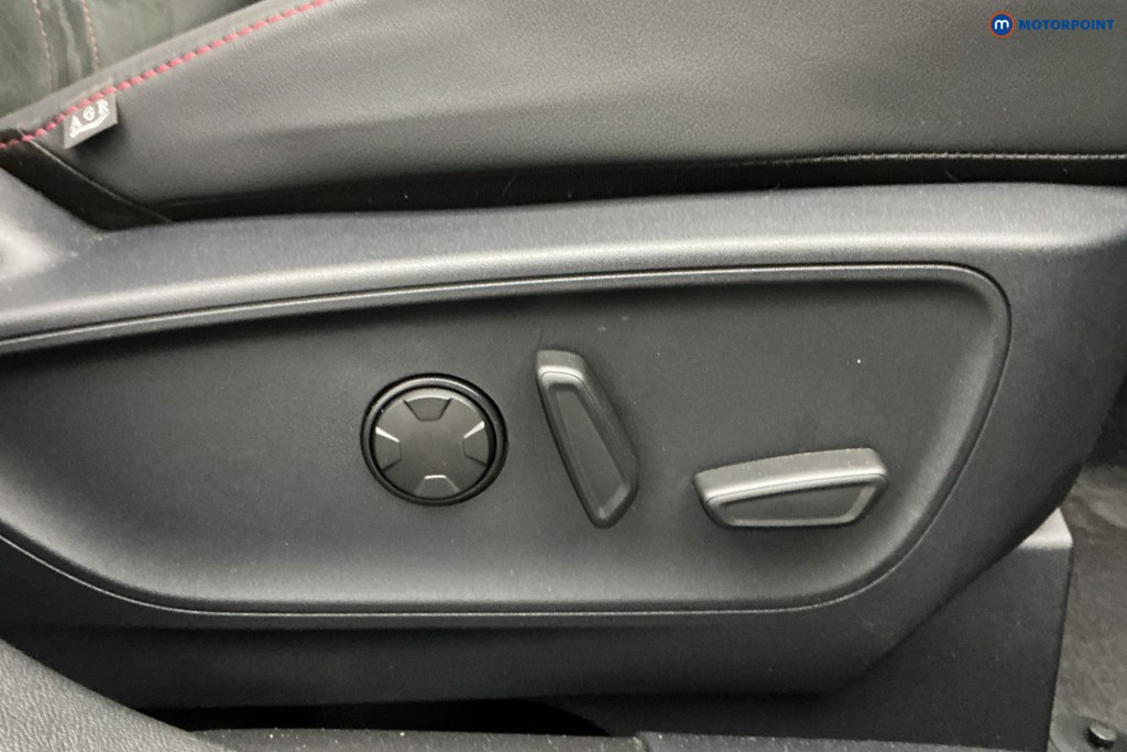 Ford Kuga St-Line Manual Petrol SUV - Stock Number (1637091) - 24th supplementary image