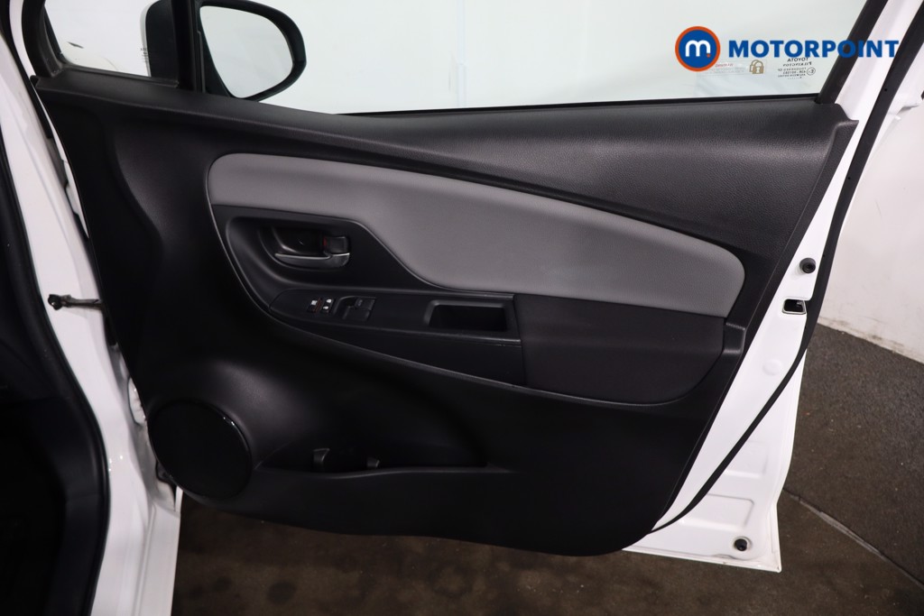 Toyota Yaris Icon Tech Automatic Petrol-Electric Hybrid Hatchback - Stock Number (1637714) - 22nd supplementary image