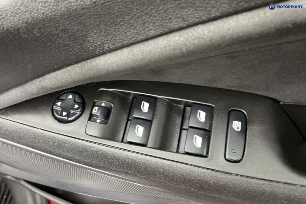 Vauxhall Crossland Ultimate Nav Manual Petrol SUV - Stock Number (1637912) - 28th supplementary image