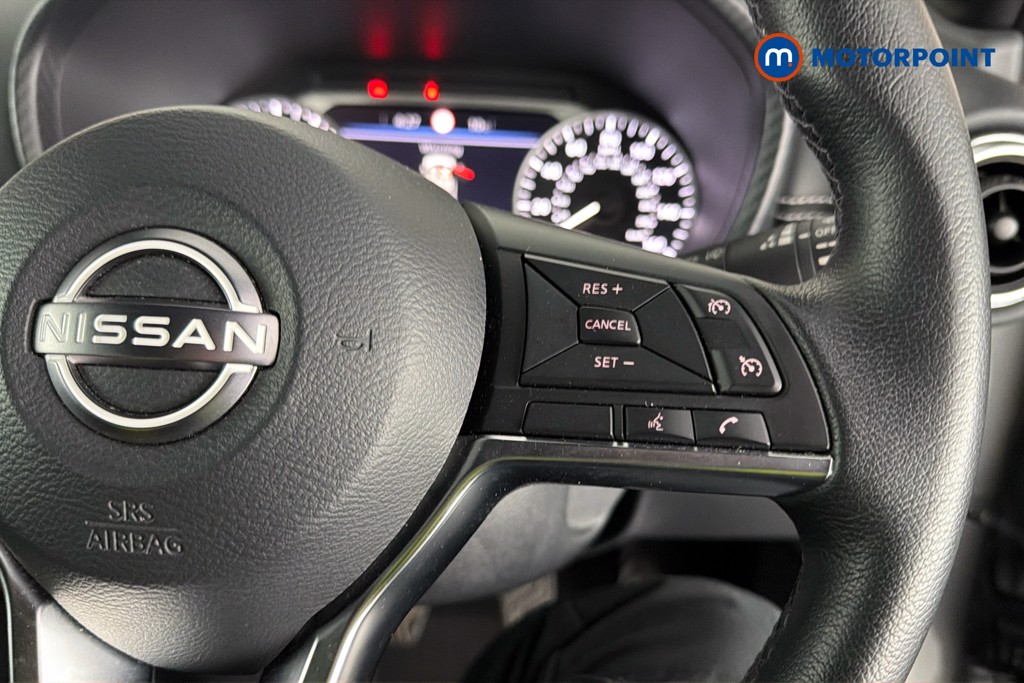 Nissan Juke N-Connecta Manual Petrol SUV - Stock Number (1638170) - 4th supplementary image