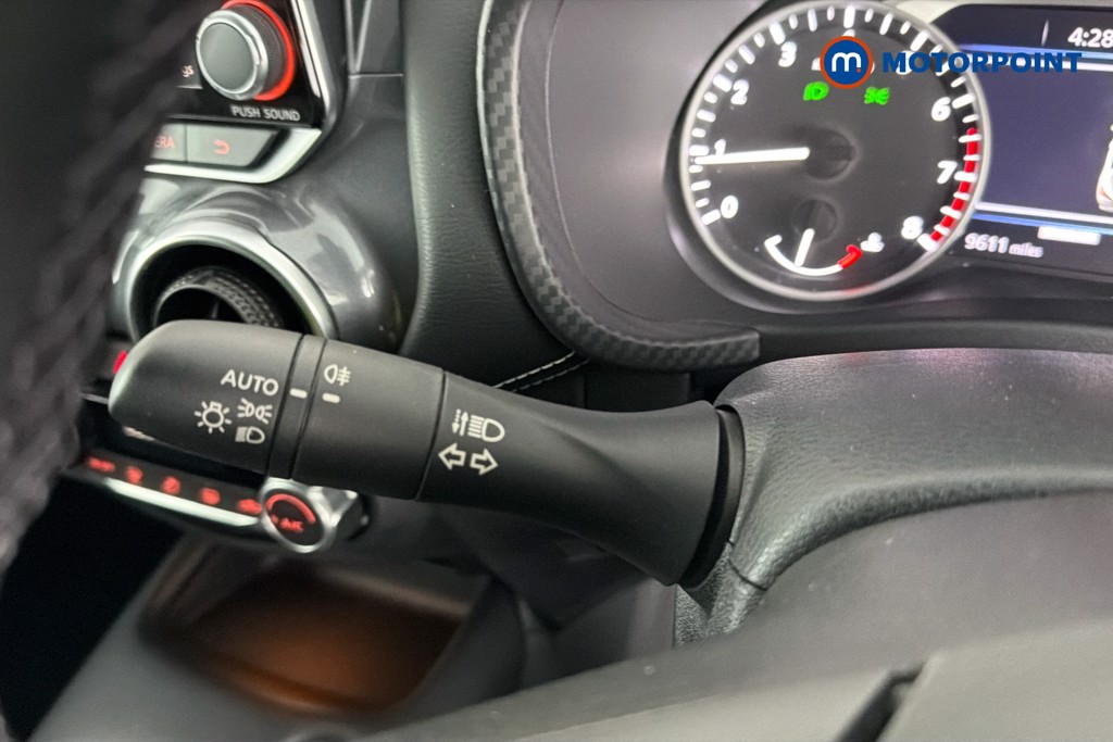 Nissan Juke N-Connecta Manual Petrol SUV - Stock Number (1638170) - 6th supplementary image