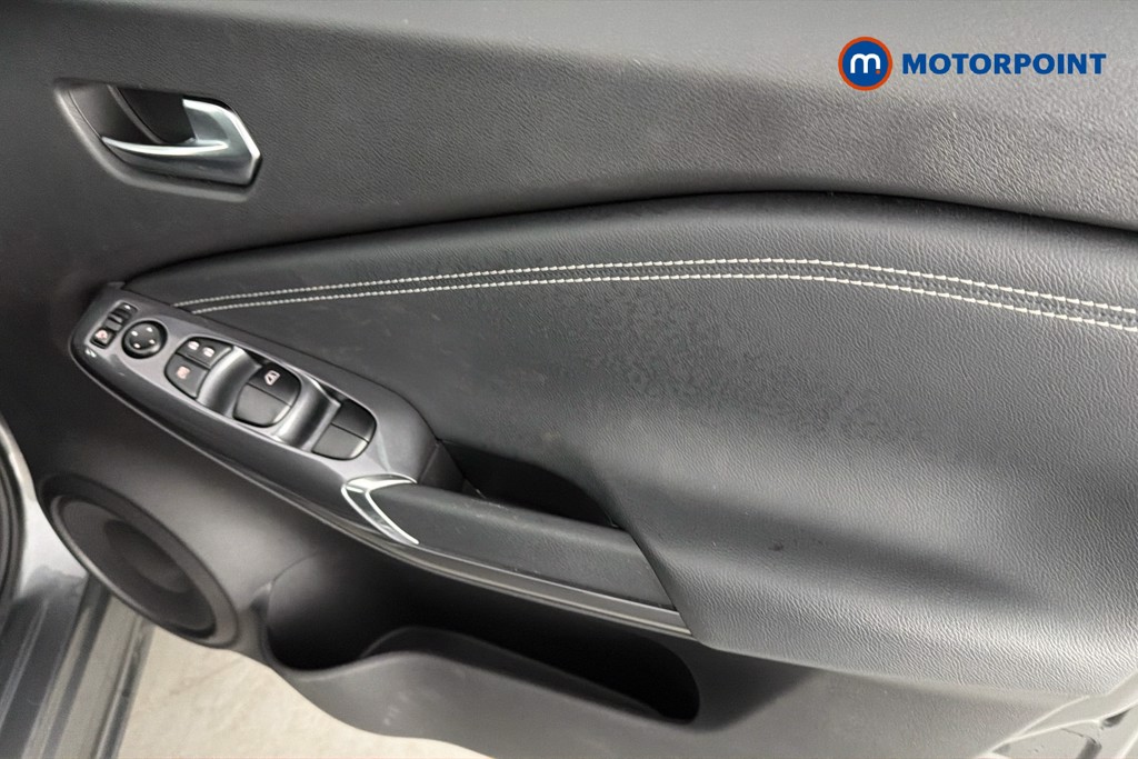 Nissan Juke N-Connecta Manual Petrol SUV - Stock Number (1638170) - 19th supplementary image