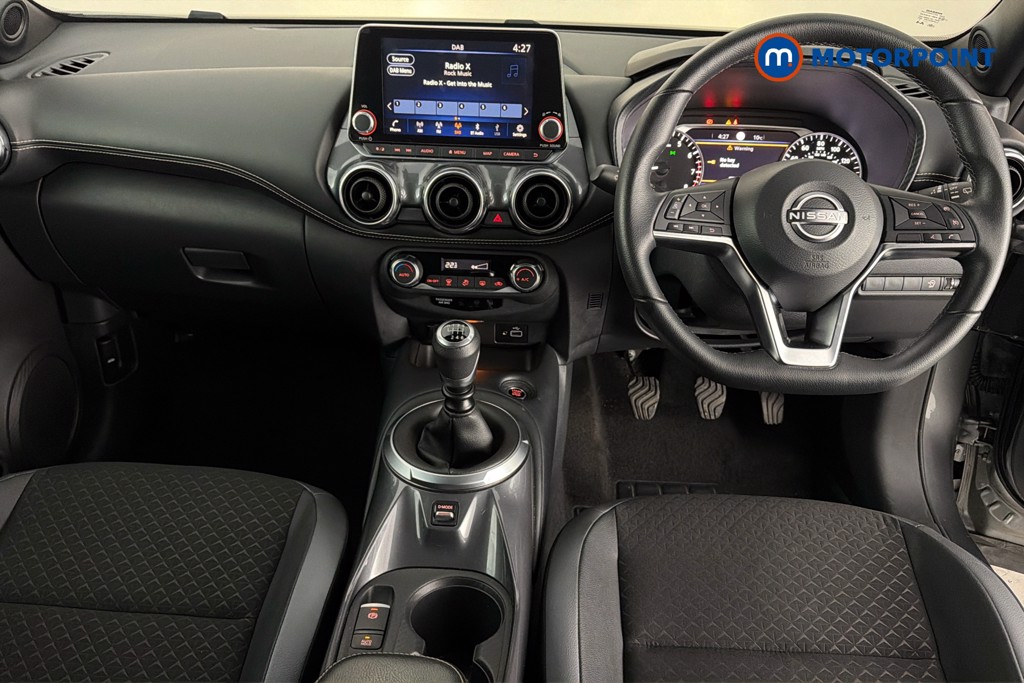 Nissan Juke N-Connecta Manual Petrol SUV - Stock Number (1638170) - 1st supplementary image