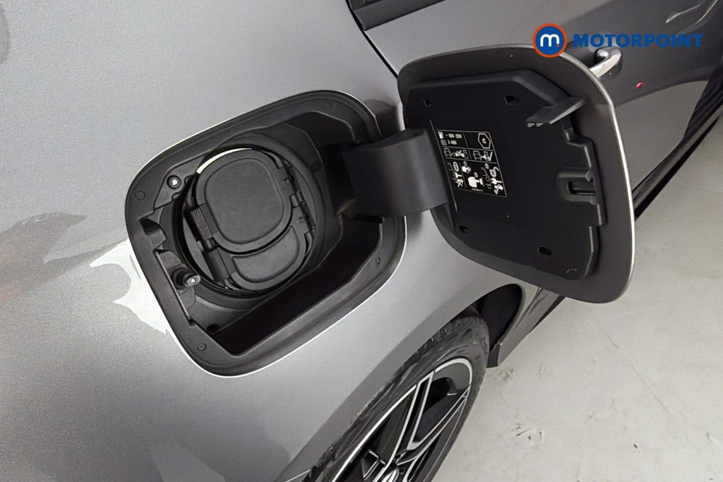 Mercedes-Benz A Class Amg Line Premium Edition Automatic Petrol Plug-In Hybrid Hatchback - Stock Number (1638719) - 41st supplementary image