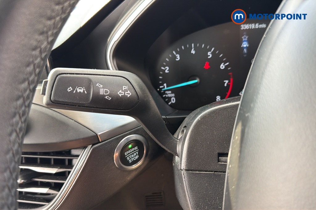 Ford Focus Titanium Manual Petrol Hatchback - Stock Number (1639219) - 5th supplementary image