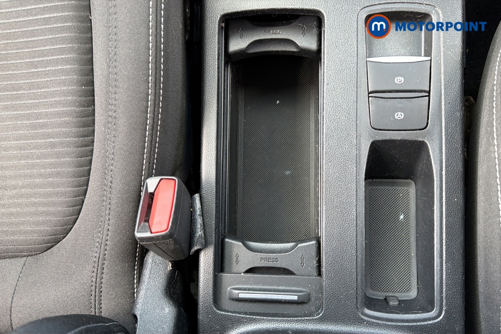 Ford Focus Titanium Manual Petrol Hatchback - Stock Number (1639219) - 16th supplementary image