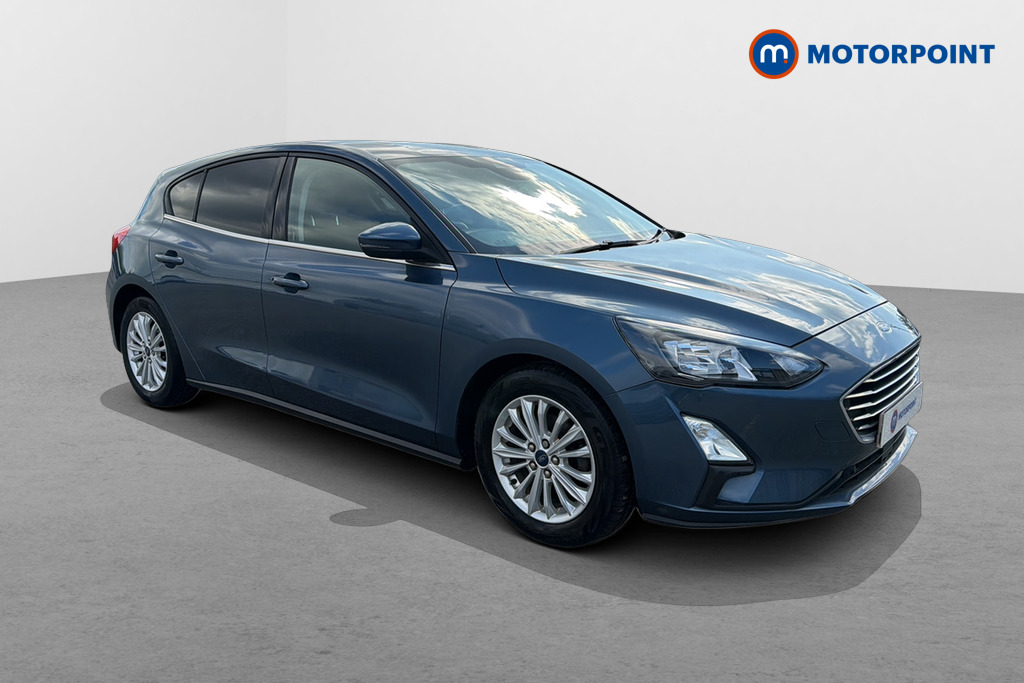 Ford Focus Titanium Manual Petrol Hatchback - Stock Number (1639219) - Drivers side front corner