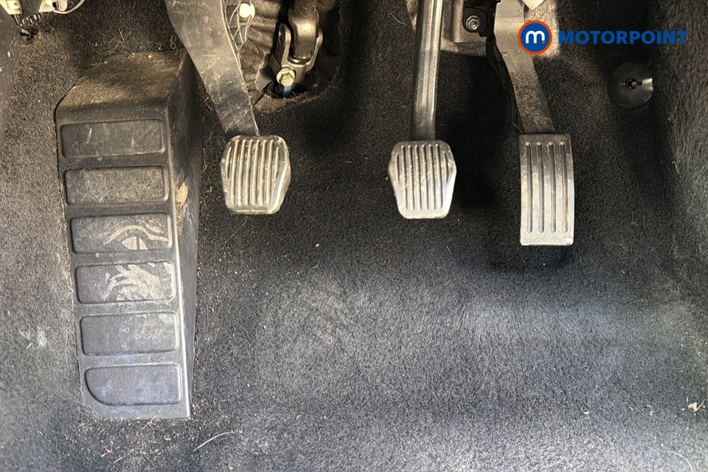 Ford Focus Titanium Manual Petrol Hatchback - Stock Number (1639219) - 24th supplementary image