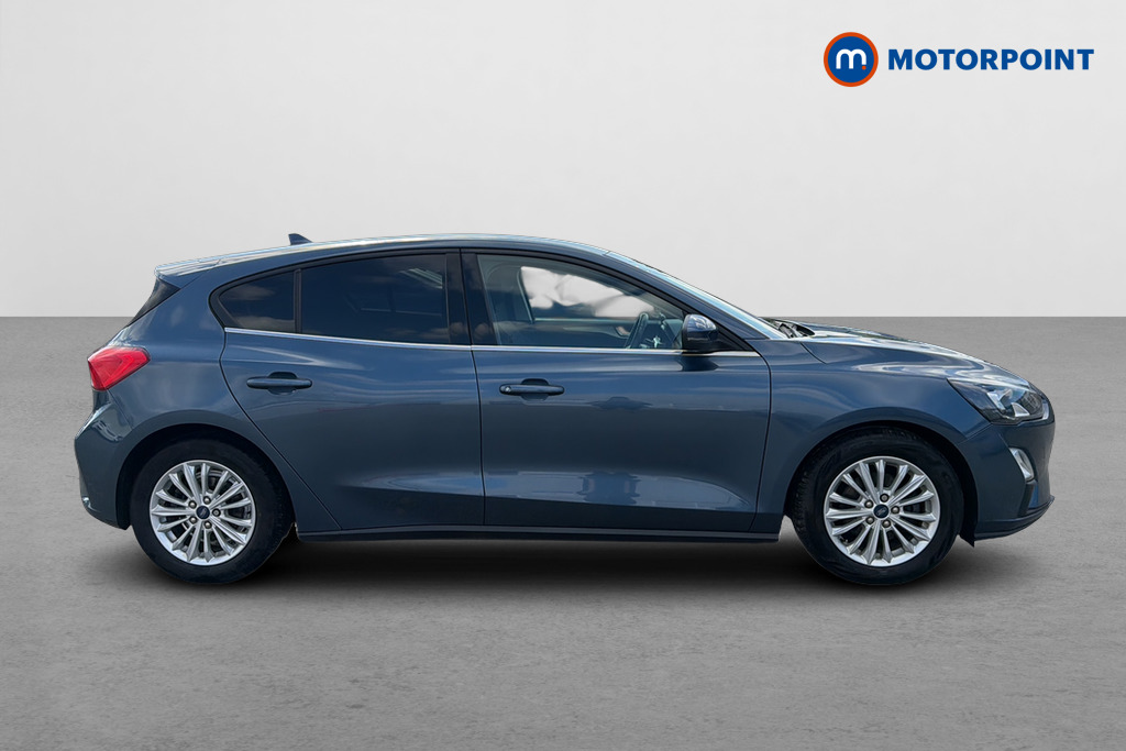 Ford Focus Titanium Manual Petrol Hatchback - Stock Number (1639219) - Passenger side