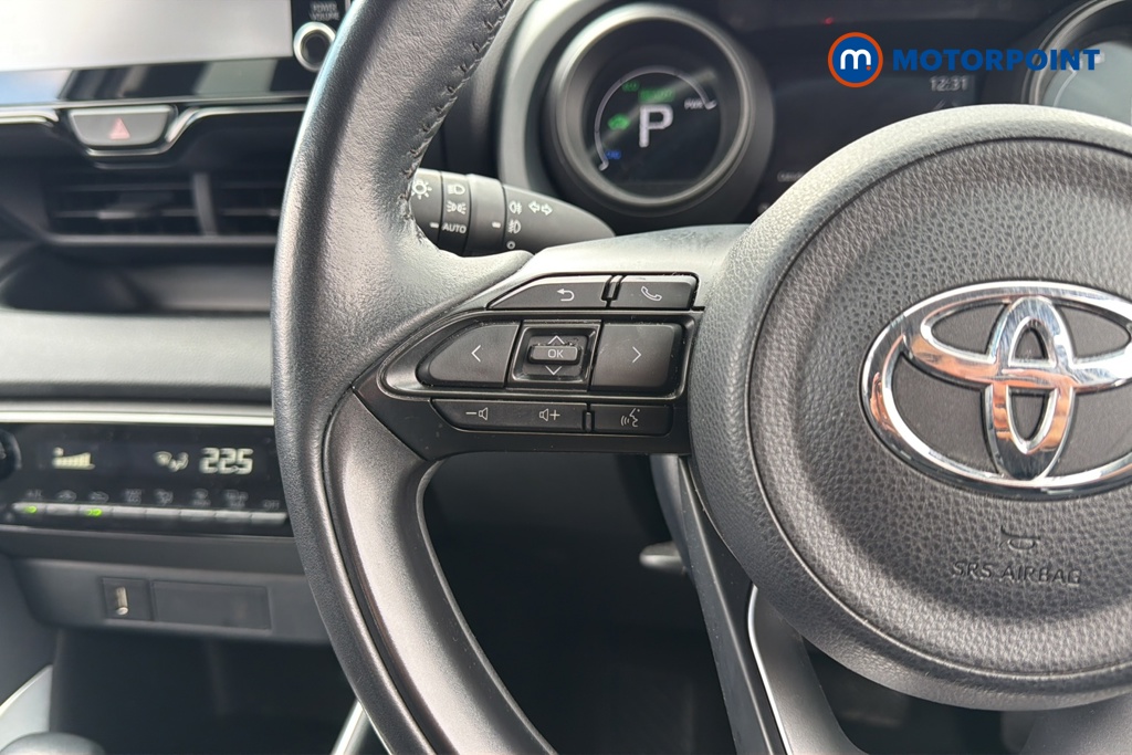 Toyota Yaris Design Automatic Petrol-Electric Hybrid Hatchback - Stock Number (1639566) - 4th supplementary image