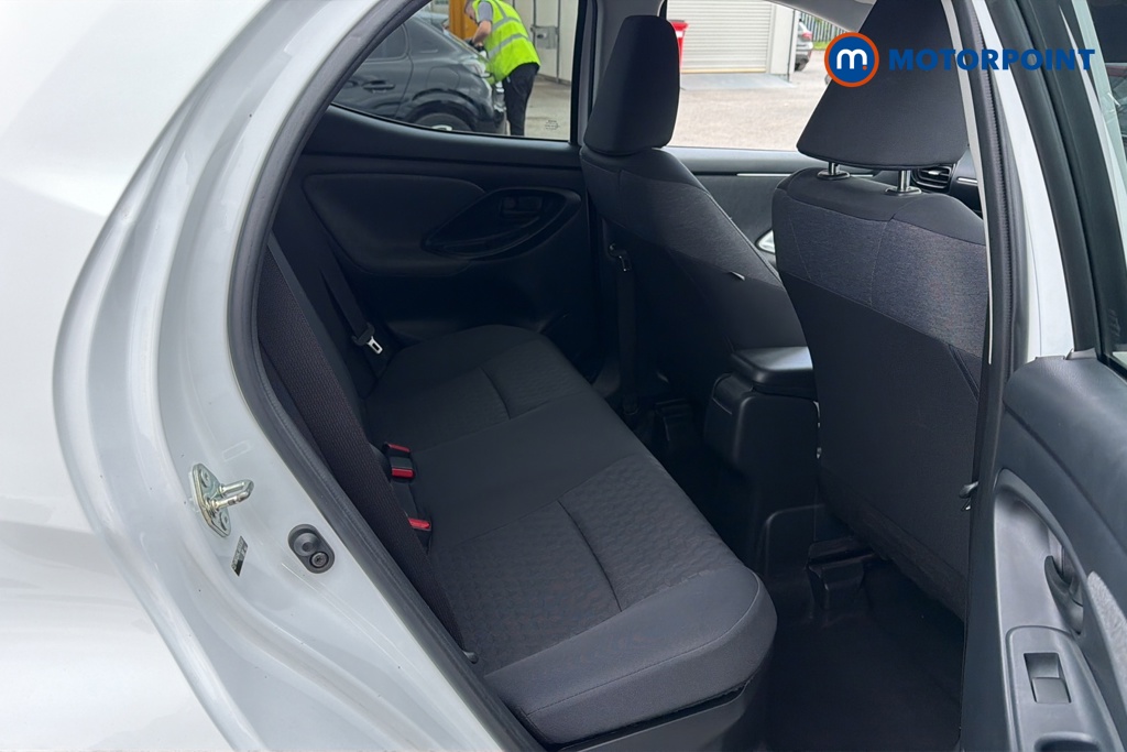 Toyota Yaris Design Automatic Petrol-Electric Hybrid Hatchback - Stock Number (1639566) - 25th supplementary image
