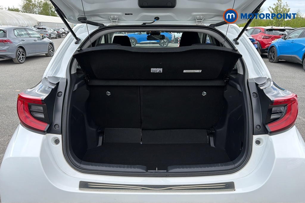 Toyota Yaris Design Automatic Petrol-Electric Hybrid Hatchback - Stock Number (1639566) - 30th supplementary image