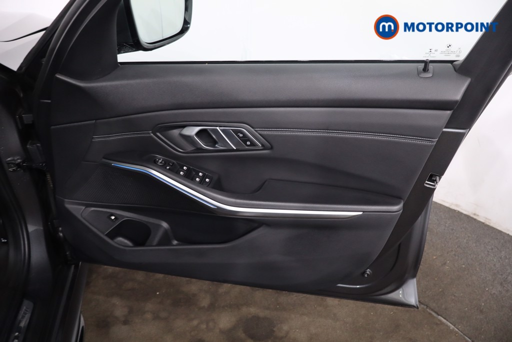 BMW 3 Series M Sport Automatic Petrol Plug-In Hybrid Saloon - Stock Number (1639584) - 26th supplementary image