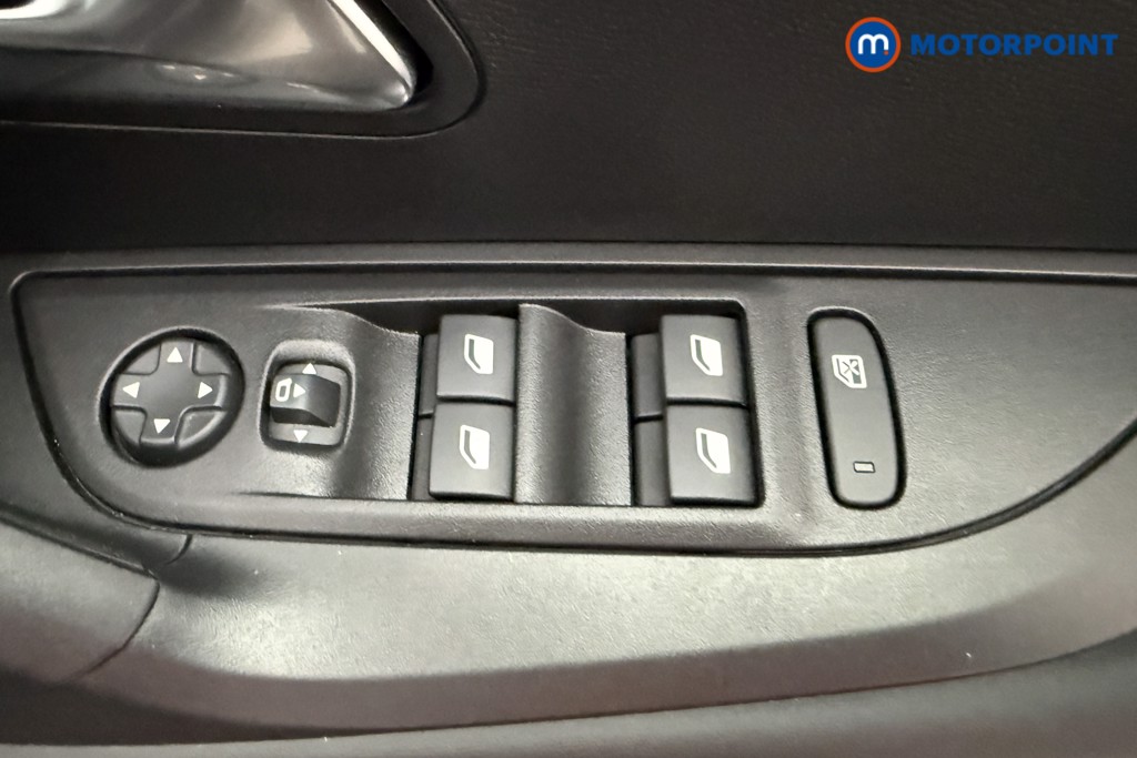 Peugeot 2008 Allure Manual Petrol SUV - Stock Number (1624943) - 16th supplementary image