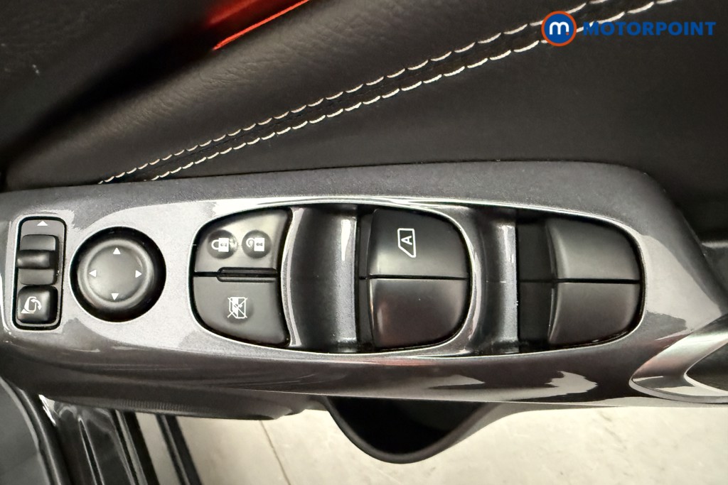 Nissan Juke Tekna Automatic Petrol SUV - Stock Number (1625200) - 15th supplementary image