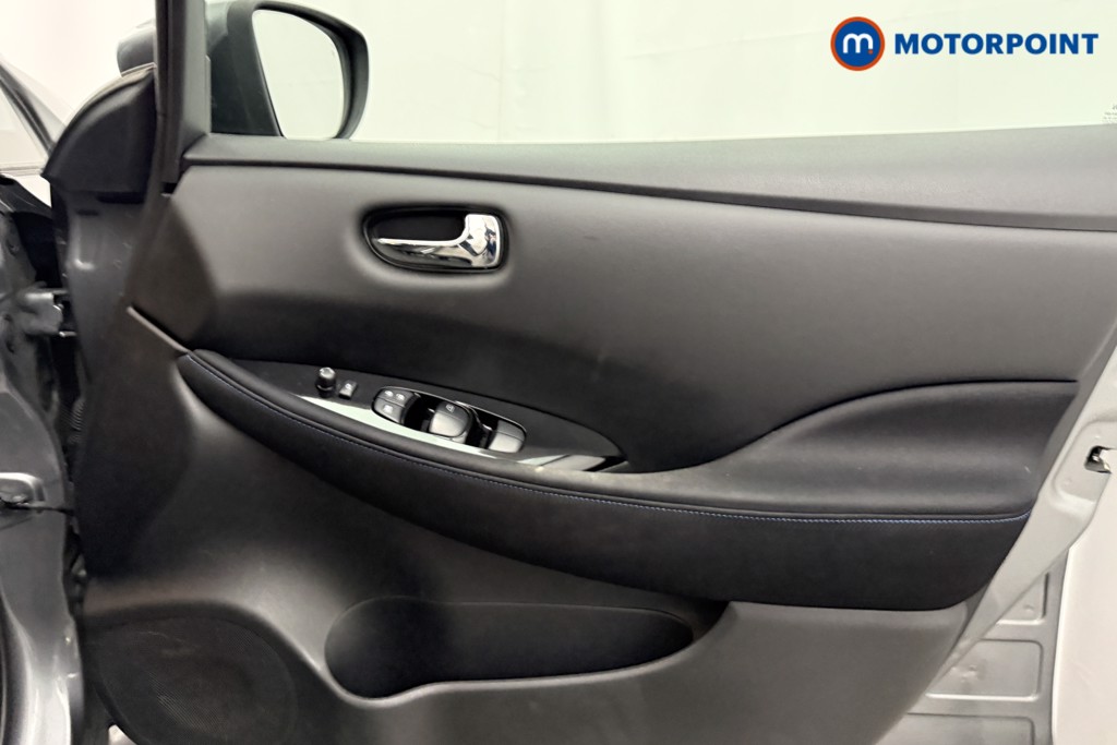 Nissan Leaf N-Connecta Automatic Electric Hatchback - Stock Number (1627780) - 14th supplementary image