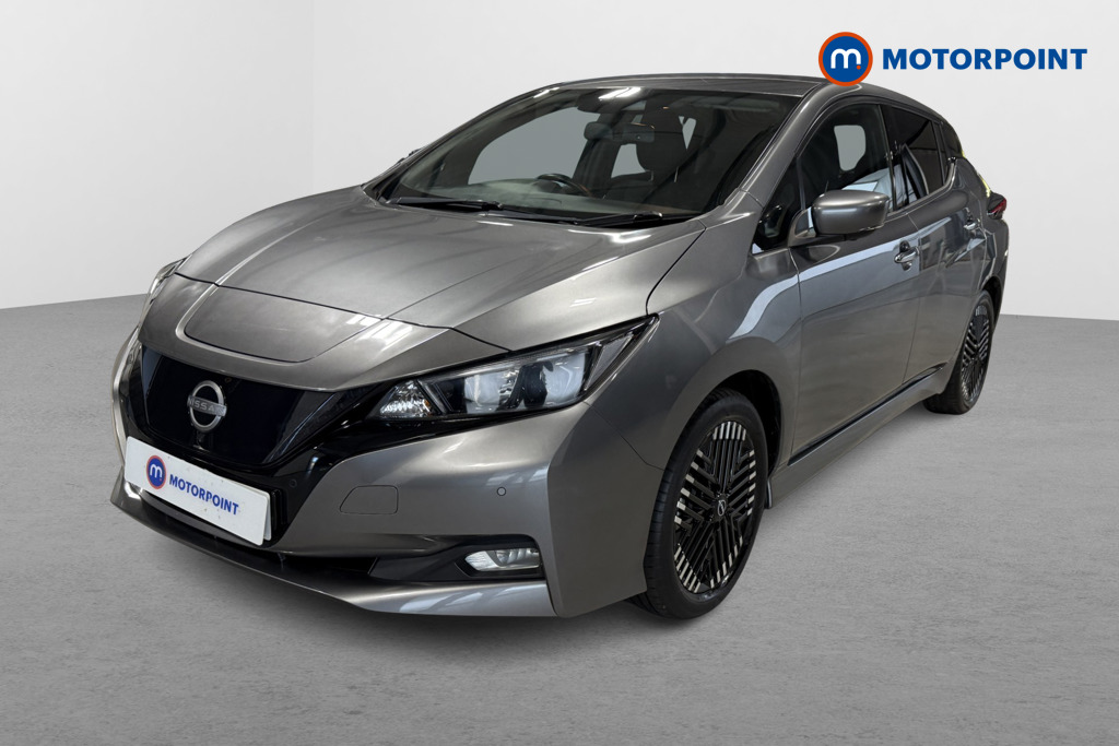 Nissan Leaf N-Connecta Automatic Electric Hatchback - Stock Number (1627780) - Passenger side front corner