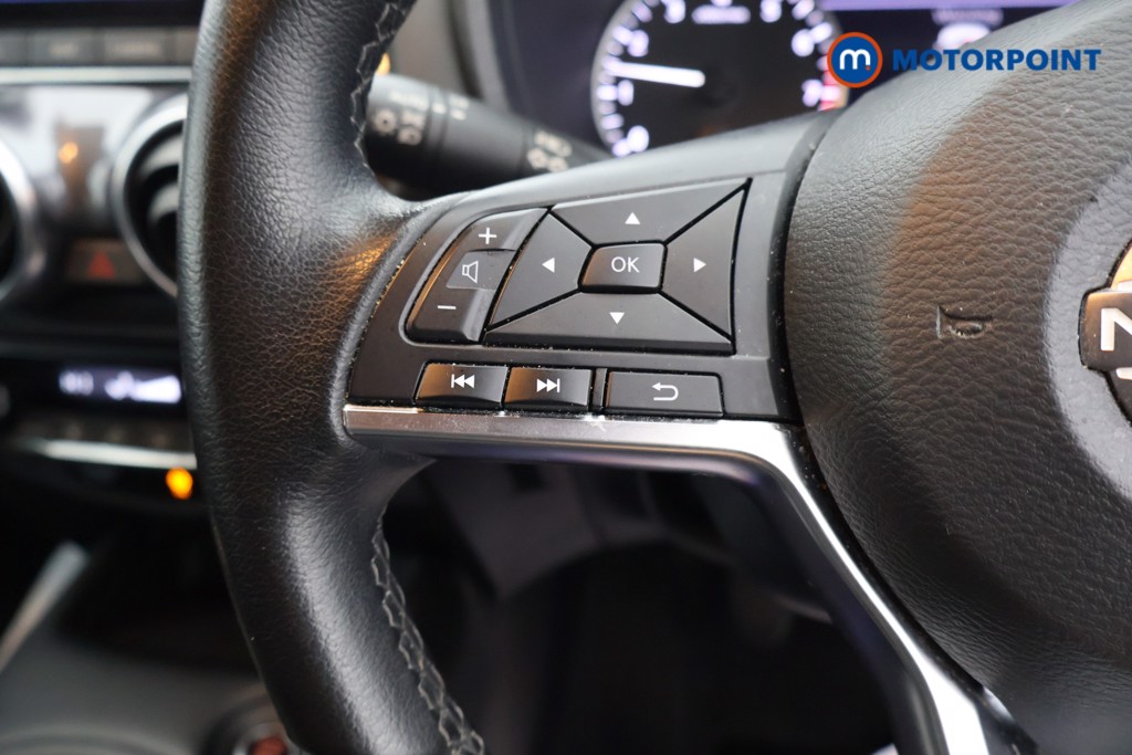 Nissan Juke N-Connecta Manual Petrol SUV - Stock Number (1628145) - 3rd supplementary image