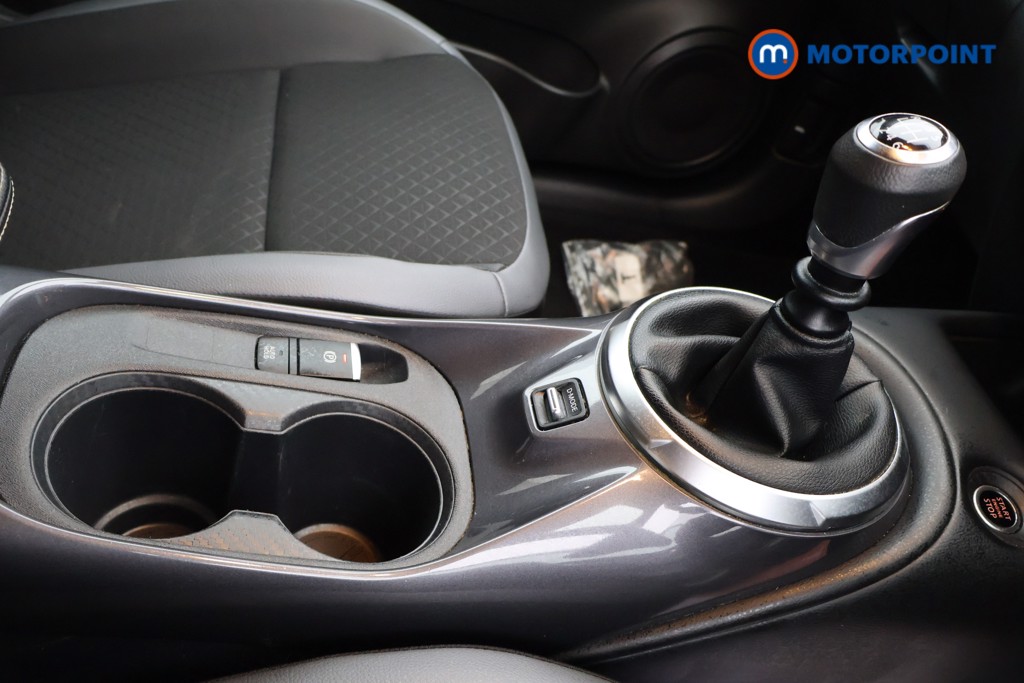 Nissan Juke N-Connecta Manual Petrol SUV - Stock Number (1628145) - 6th supplementary image