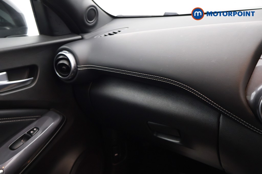 Nissan Juke N-Connecta Manual Petrol SUV - Stock Number (1628145) - 7th supplementary image