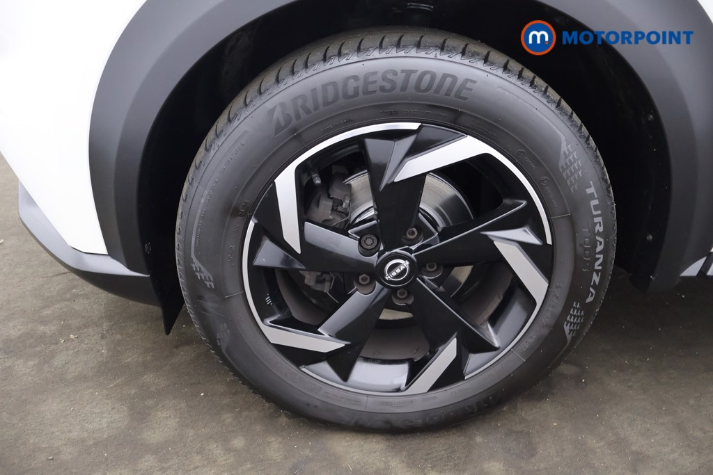 Nissan Juke N-Connecta Manual Petrol SUV - Stock Number (1628145) - 14th supplementary image