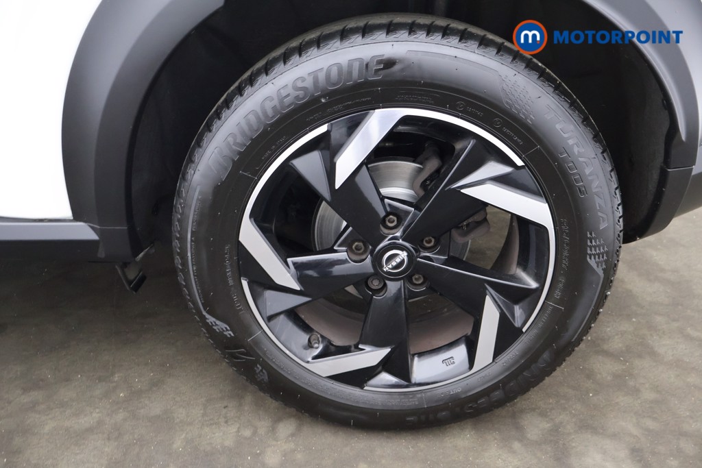 Nissan Juke N-Connecta Manual Petrol SUV - Stock Number (1628145) - 15th supplementary image