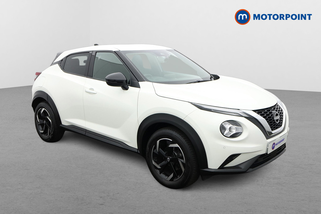 Nissan Juke N-Connecta Manual Petrol SUV - Stock Number (1628145) - Drivers side front corner