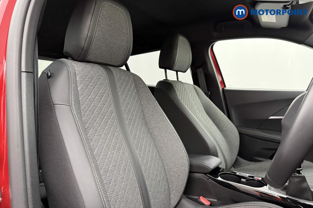 Peugeot 2008 Allure Manual Petrol SUV - Stock Number (1630200) - 12th supplementary image
